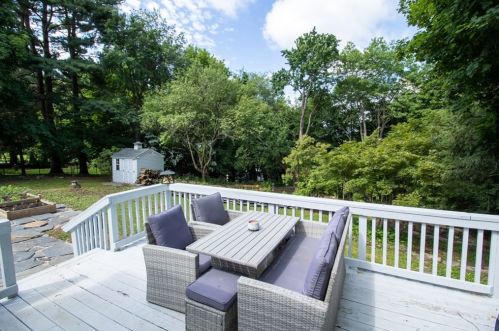 51 East St, South Hadley MA  01075-2115 exterior