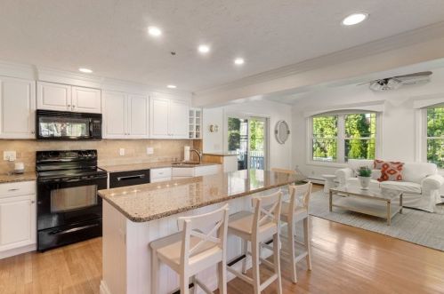 108 Candia St, Weymouth MA  02189-1004 exterior