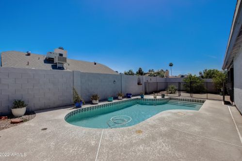 3901 Carol Ann Way, Phoenix AZ 85032-4057 exterior