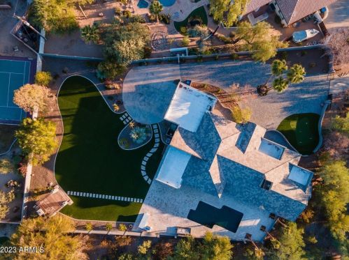 5801 30th St, Phoenix AZ  85016-2401 exterior