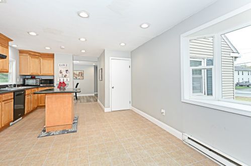 377 Main St, East Brookfield MA 01515-1703 exterior