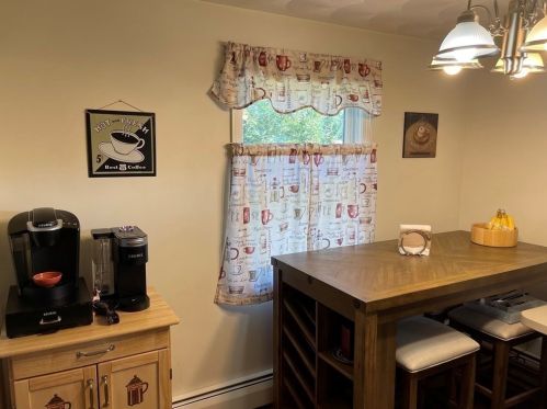 63 Oak St, Seekonk MA  02771-5212 exterior