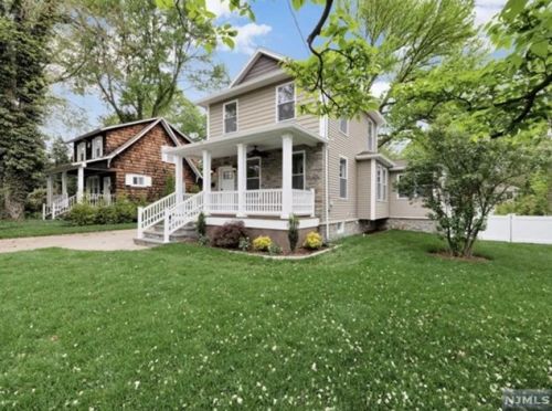 166 6th St, Cresskill NJ  07626-2045 exterior