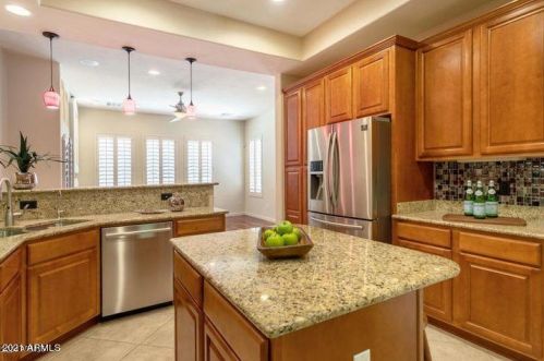 5125 34th Pl, Phoenix AZ  85018-1546 exterior