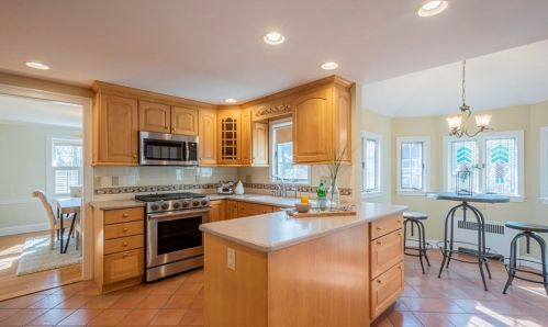 544 Quinobequin Rd, Newton MA 02468-2129 exterior