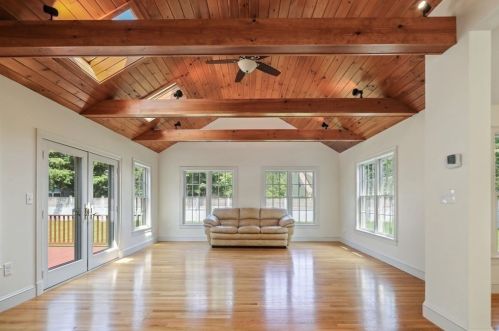 9 Independence Ln, Hingham MA exterior