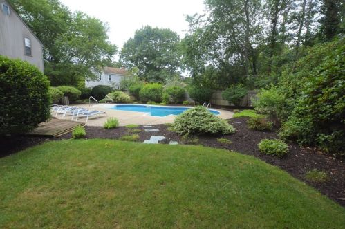 4 Trinas Path, Plymouth, MA 02360-4729
