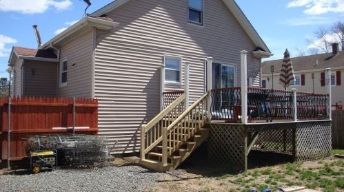 19 Metropolitan Park Ave, Seekonk MA 02771-4208 exterior