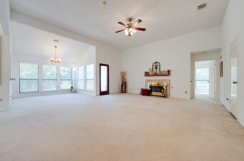 418 Country Vw Ln, Garland TX 75043-5608 exterior