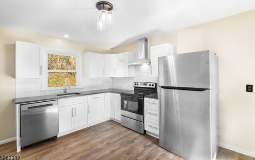 20 Loomis Ave, Wantage NJ  07461-2214 exterior