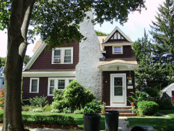 39 Rangeley Rd, Newton, MA 02465-1218