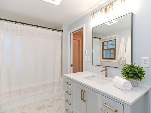 37 Needham St, Norfolk MA  02056-1648 exterior