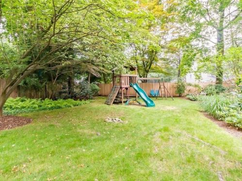 146 Arnold Rd, Newton MA 02459-3046 exterior