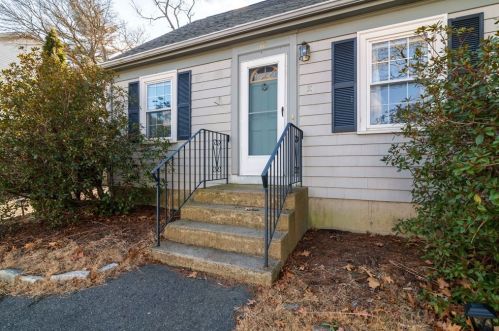 50 Hilldale Rd, Weymouth MA 02190-1417 exterior