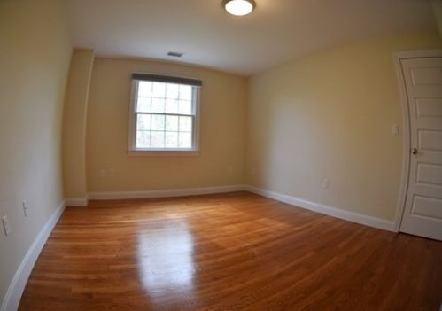 162 Evelyn Rd, Newton MA 02468-1042 exterior