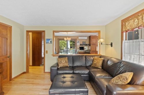 21 Mary Beth Ln, Harwich MA 02645-1326 exterior