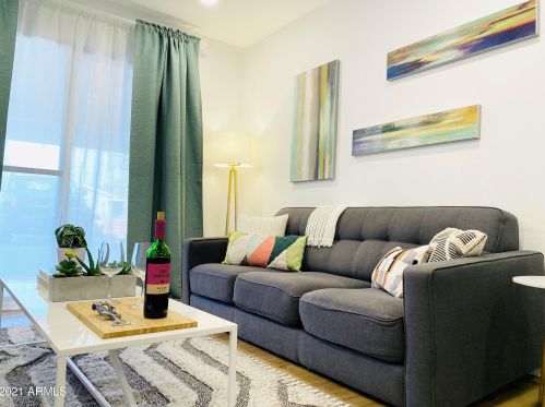 1631 Catalina Dr, Phoenix AZ 85018-7212 exterior