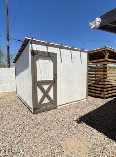 412 17 Dr, Phoenix AZ 85029-5931 exterior