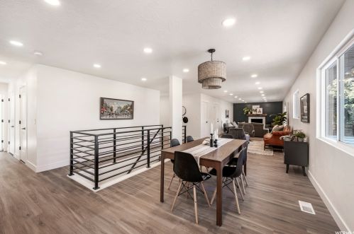 2447 Robidoux Rd, Sandy UT 84093-1129 exterior