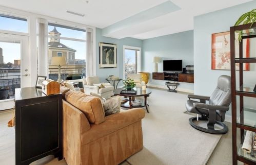 23 Shipyard Dr, Hingham, MA 02043-1607