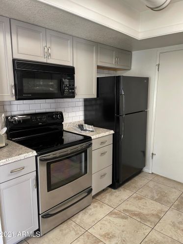 2526 Bluefield Ave, Phoenix AZ 85032-1542 exterior