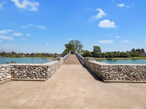 2 Bayfield, Irvine CA  92614-7907 exterior