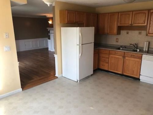 84 Tennis Plaza Rd, Dracut, MA 01826-6328