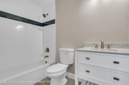 39 Colonial Ct, Jackson Twp NJ 08527-2264 exterior