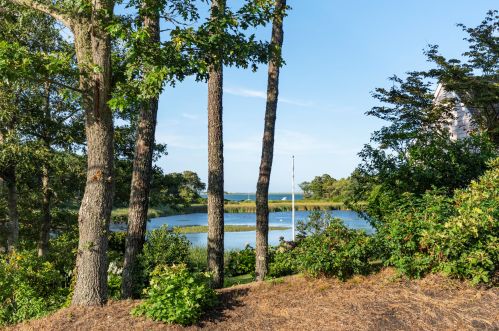 48 Strong Is Rd, Chatham MA 02633-1435 exterior