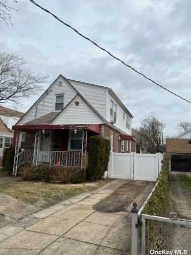 83-23 267th St, Floral Park, NY 11004-1020