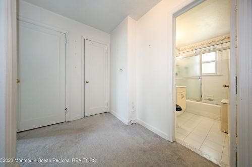 65 Little Silver Pkwy, Little Silver NJ 07739-1118 exterior