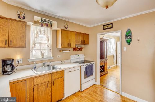 160 Laurel St, West Deptford NJ 08096-1835 exterior