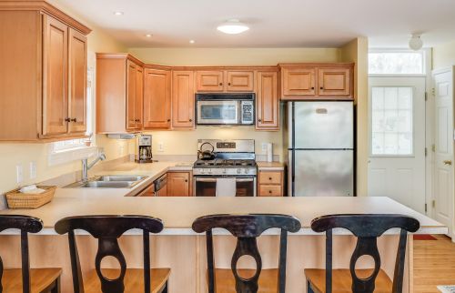 20 Locust Rd, Eastham MA 02642-2460 exterior