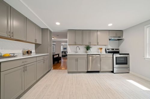 4 Mckinley Rd, Worcester MA  01605-2112 exterior