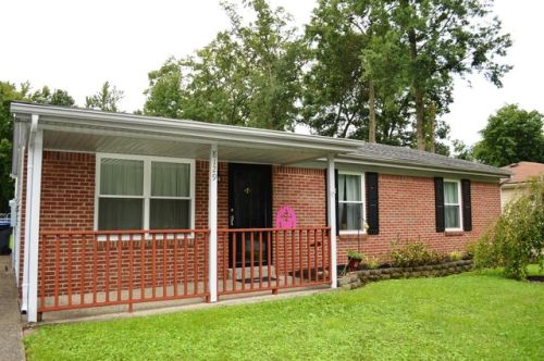 8129 Afterglow Dr, Louisville KY  40214-5613 exterior