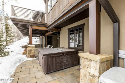 2424 Iron Mtn Dr, Park City UT 84060-6559 exterior