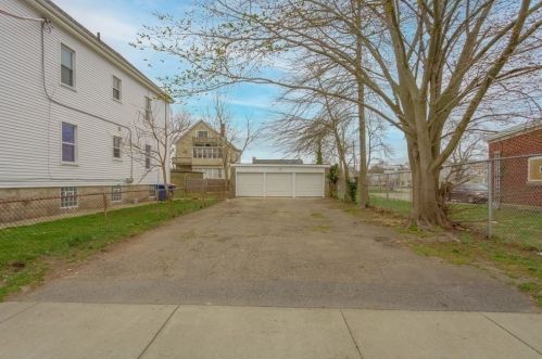 333 Mill St, New Bedford MA 02740-3704 exterior