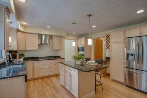 6 Patriot Way, North Reading MA 01864-3224 exterior