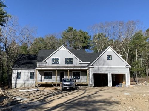 10 Fruit St, Norfolk, MA 02056-1154