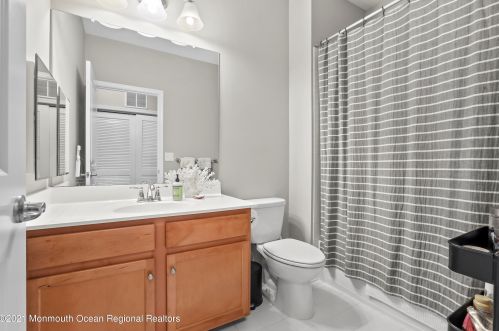 1 Kyle Dr, Tinton Falls NJ 07712-7535 exterior