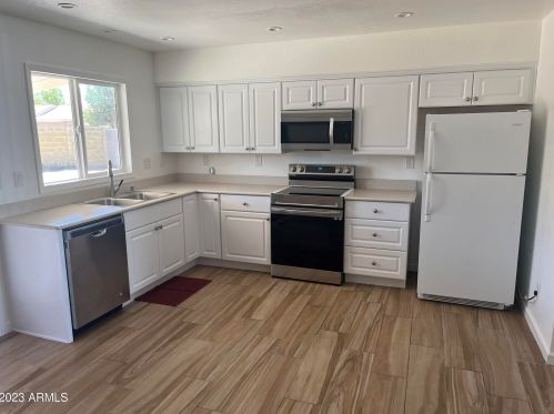 20601 33rd Ave, Phoenix AZ  85027-3065 exterior