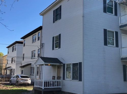 61 Houghton St, Worcester MA 01604-3822 exterior