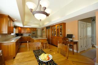 196 Newtown Rd, Acton MA  01720-2613 exterior