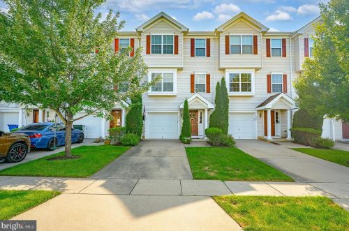 1047 Buckingham Dr, West Deptford, NJ 08086-3811