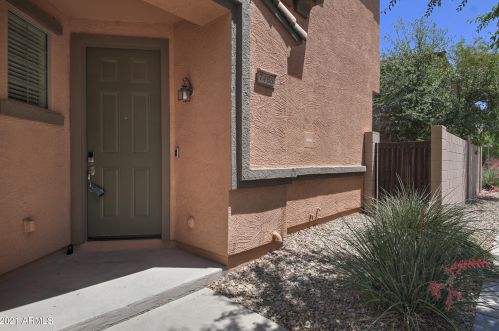 7465 31st Pl, Phoenix, AZ 85042-6059