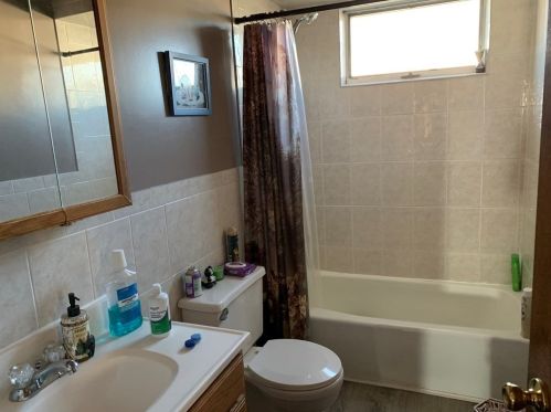 129 Bates, New Bedford MA 02745-6009 exterior