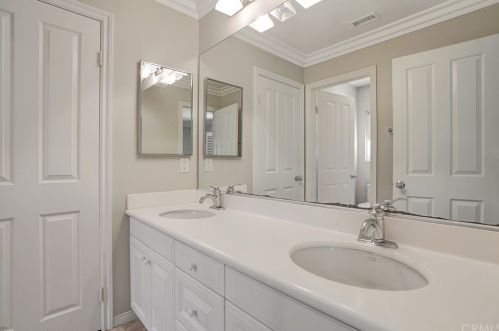 21 Gardenpath, Irvine CA 92603-0156 exterior