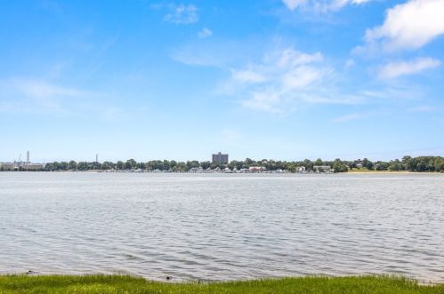 11 Grace Rd, Quincy MA 02169-3922 exterior