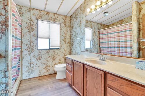 18438 2nd Pl, Phoenix AZ 85022-1011 exterior