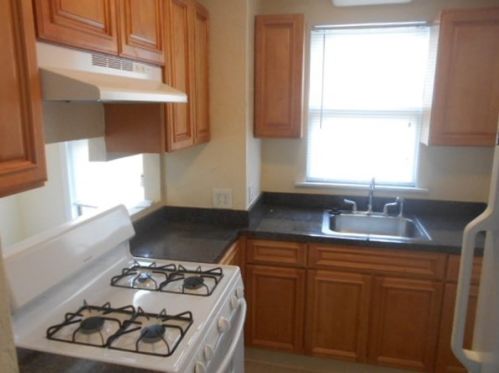 14 Arlington St, Everett, MA 02149-3809